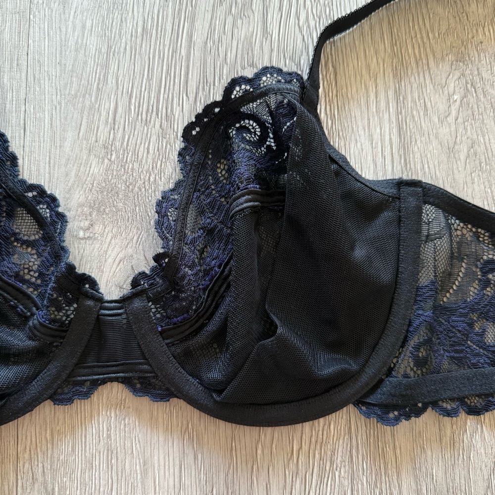 Wacoal Instant Icon Lace Underwire Bra in Eclipse - Picture 10 of 13